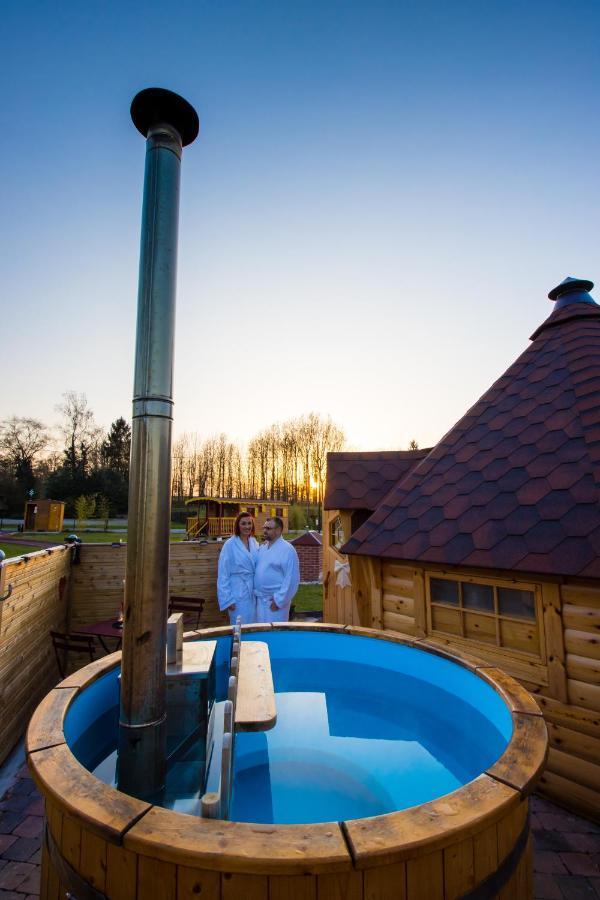 Kota Scandinave Avec Son Bain Nordique Privatif - Gite Du Moulin 62130 Pierremont Exterior foto